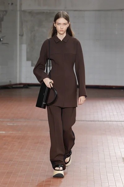 Look 9